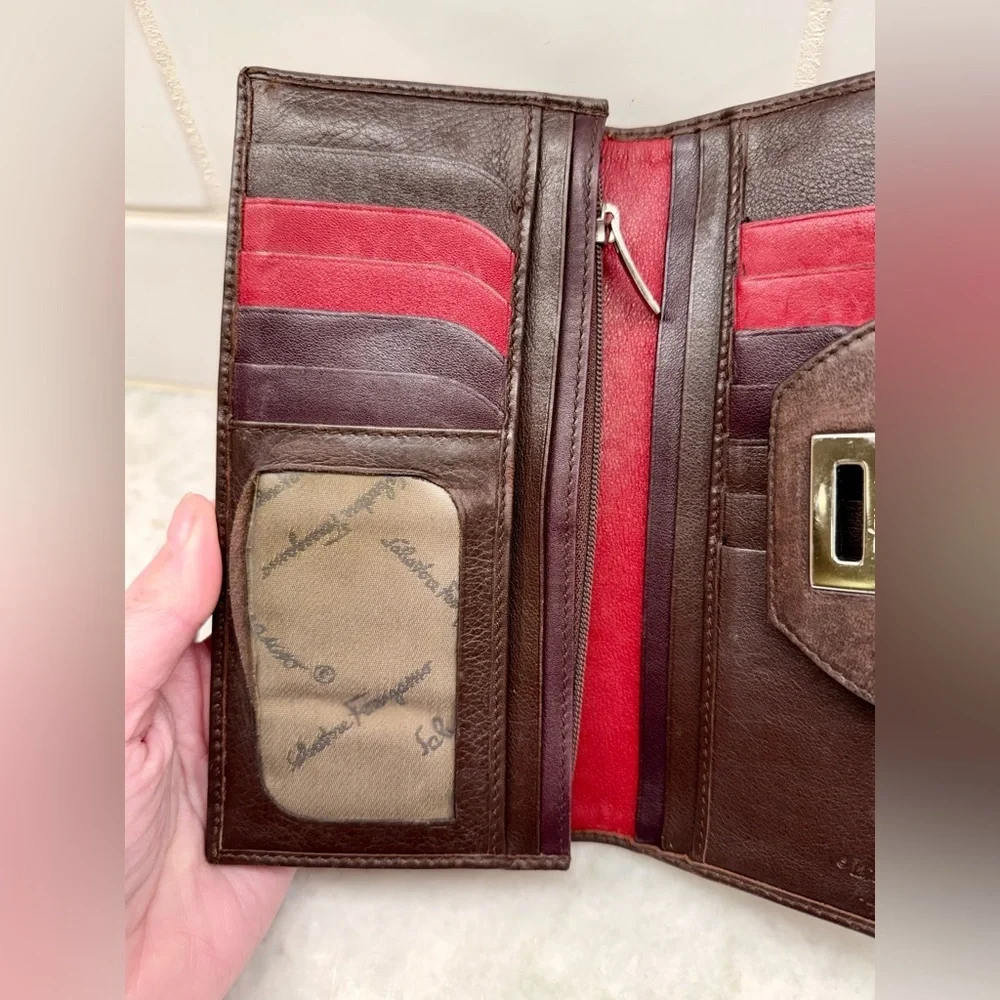 SALVATORE FERRAGAMO Gancini Monogram Embossed Logo Leather‎ 2-Tone Long Wallet